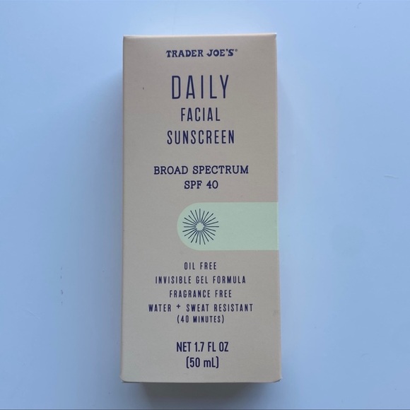 Trader Joe’s Daily Facial Sunscreen Broad Spectrum SPF 40 - Picture 5 of 5
